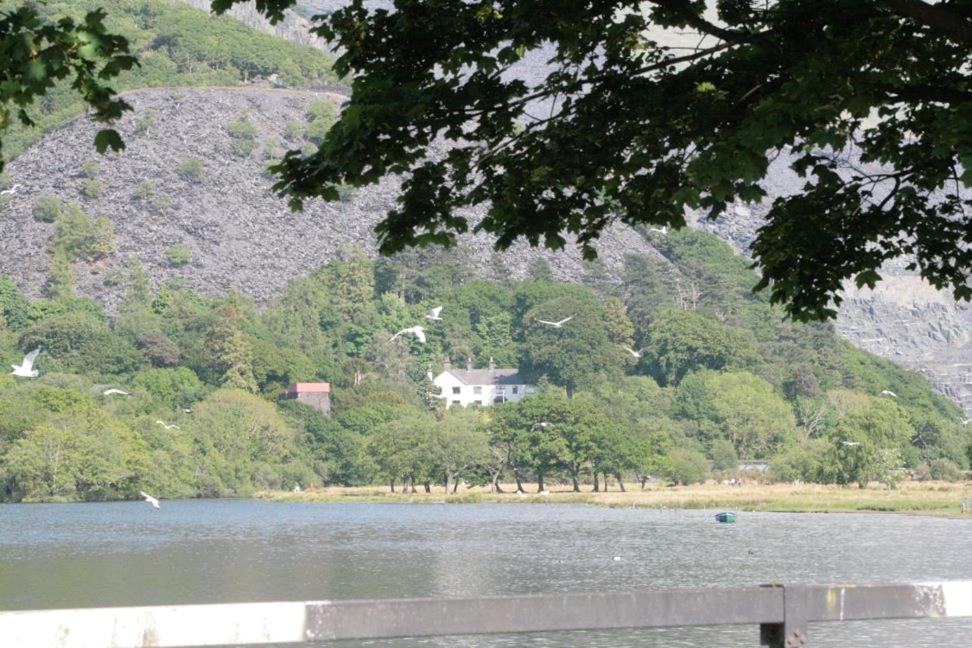 Padarn Apartment At Glanybala Holidays 란베리스 외부 사진